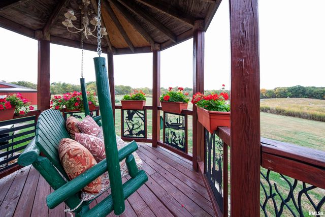 1066 County Road 1150 N Road, Henry, IL 61537