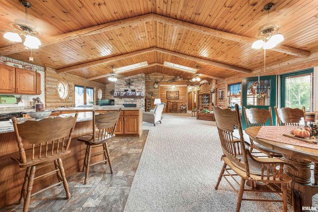 1066 County Road 1150 N Road, Henry, IL 61537