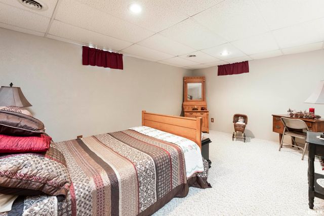 1066 County Road 1150 N Road, Henry, IL 61537