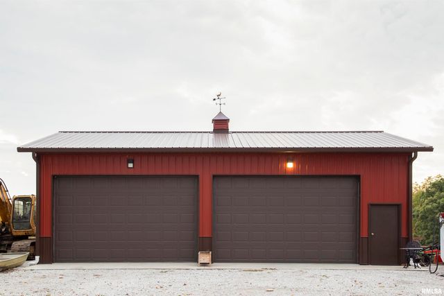 1066 County Road 1150 N Road, Henry, IL 61537