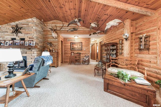 1066 County Road 1150 N Road, Henry, IL 61537