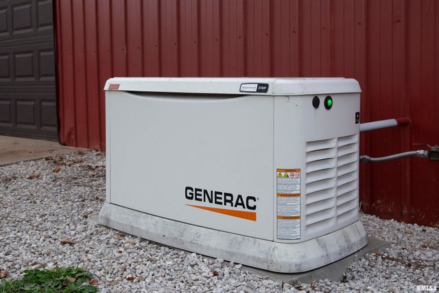 1066 County Road 1150 N Road, Henry, IL 61537