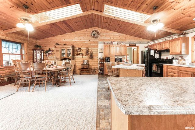 1066 County Road 1150 N Road, Henry, IL 61537