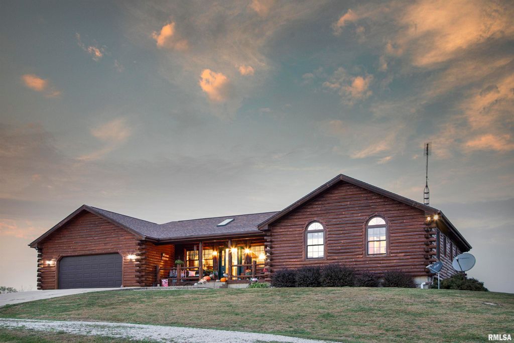 1066 County Road 1150 N Road, Henry, IL 61537