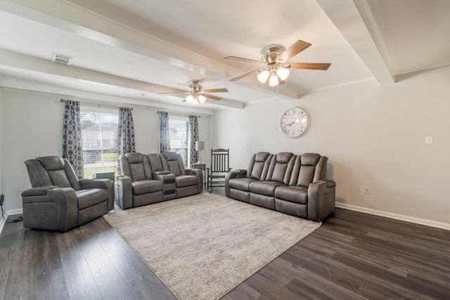 204 Midland Dr, Houma, LA 70360