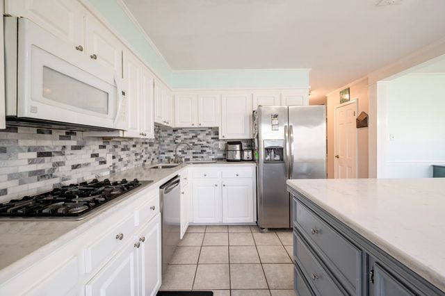 204 Midland Dr, Houma, LA 70360