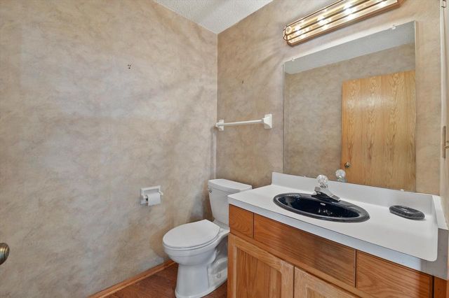 15661 W Ridge ROAD, New Berlin, WI 53151