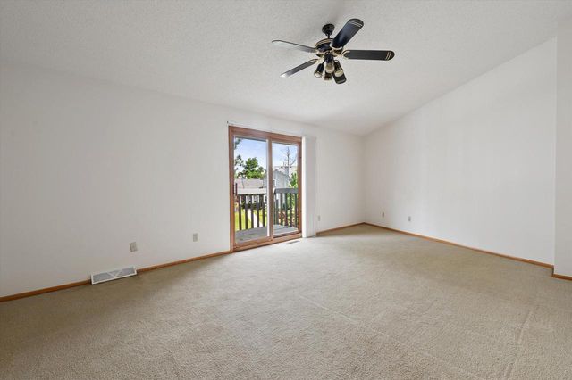 15661 W Ridge ROAD, New Berlin, WI 53151