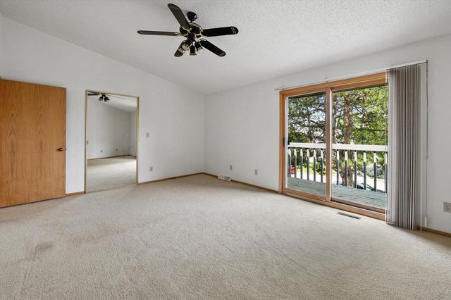 15661 W Ridge ROAD, New Berlin, WI 53151