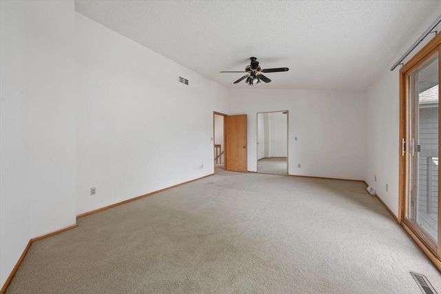 15661 W Ridge ROAD, New Berlin, WI 53151