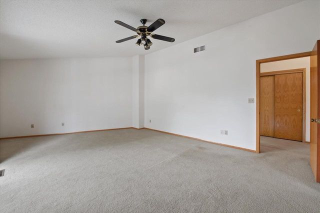 15661 W Ridge ROAD, New Berlin, WI 53151