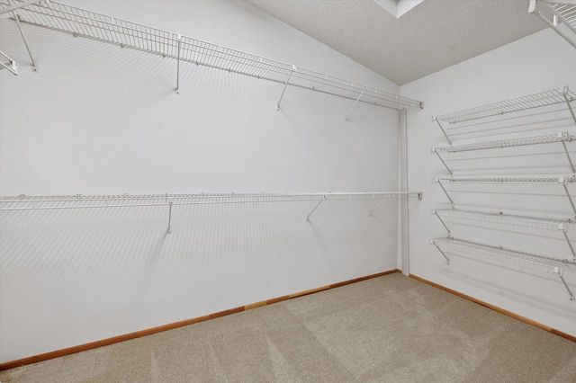 15661 W Ridge ROAD, New Berlin, WI 53151