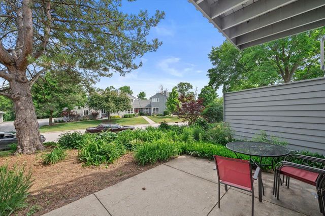 15661 W Ridge ROAD, New Berlin, WI 53151