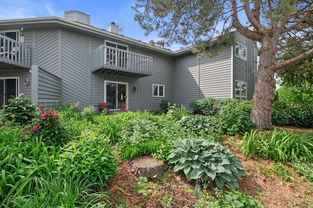 15661 W Ridge ROAD, New Berlin, WI 53151