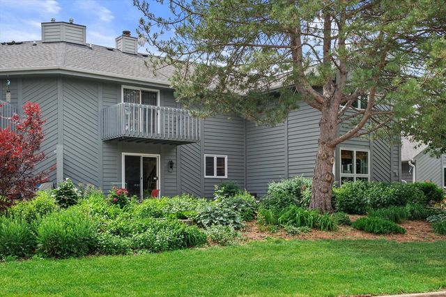 15661 W Ridge ROAD, New Berlin, WI 53151