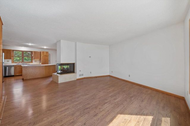 15661 W Ridge ROAD, New Berlin, WI 53151