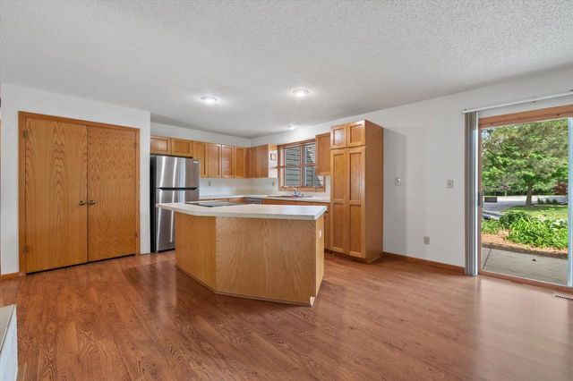 15661 W Ridge ROAD, New Berlin, WI 53151