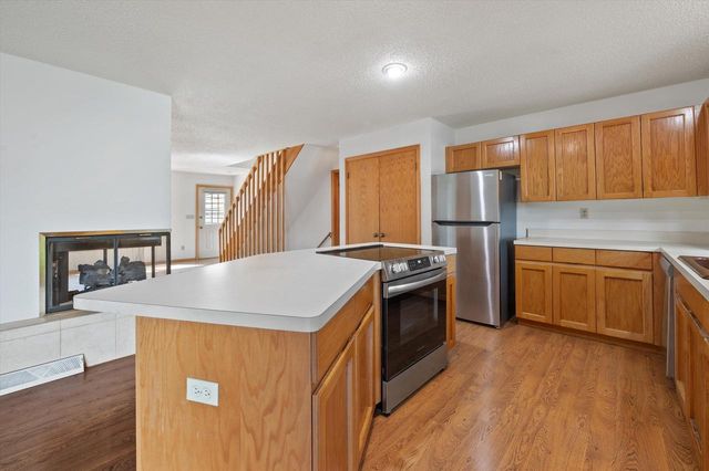 15661 W Ridge ROAD, New Berlin, WI 53151