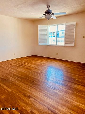 1924 SAINT JOHNS Drive, El Paso, TX 79903