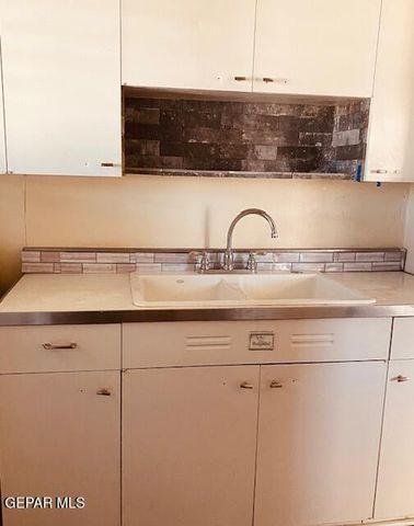 1924 SAINT JOHNS Drive, El Paso, TX 79903