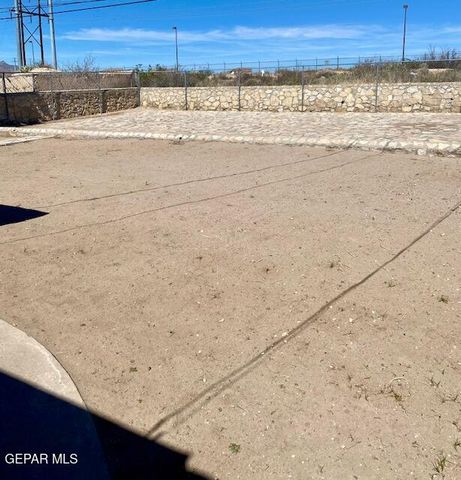 1924 SAINT JOHNS Drive, El Paso, TX 79903