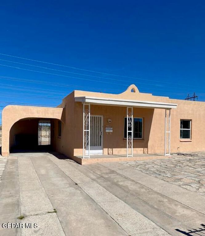 1924 SAINT JOHNS Drive, El Paso, TX 79903