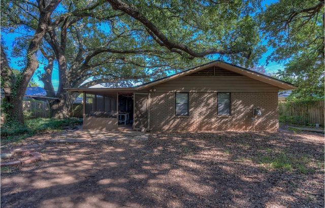 2608 Douglas Drive, Bossier City, LA 71111