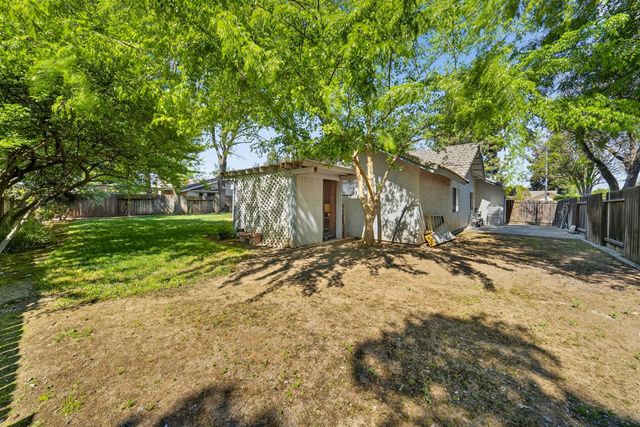 2216 Ellery Avenue, Clovis, CA 93611