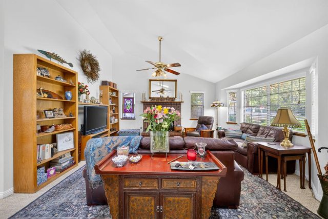 2216 Ellery Avenue, Clovis, CA 93611