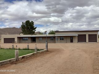 3607 E Mule Deer Road, Pearce, AZ 85625