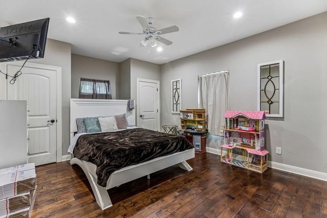 10111 Signal Hill RD, Austin, TX 78737