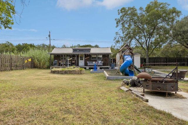 10111 Signal Hill RD, Austin, TX 78737