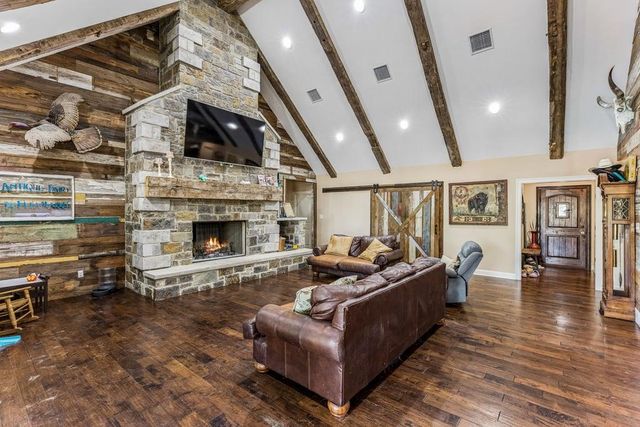 10111 Signal Hill RD, Austin, TX 78737