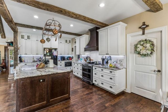 10111 Signal Hill RD, Austin, TX 78737
