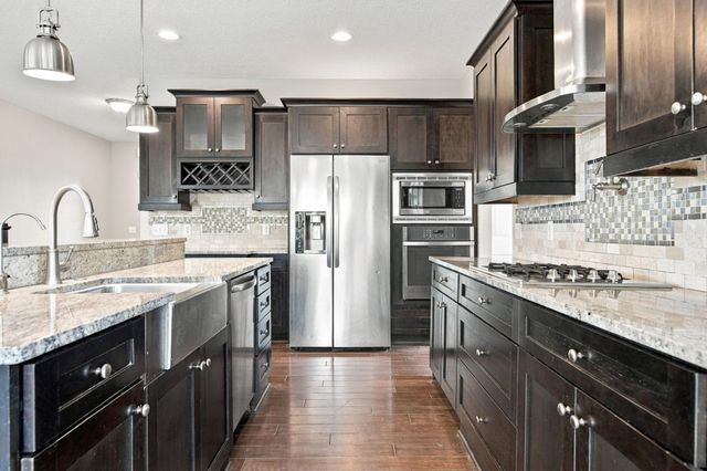 19317 Hilldale Avenue, Lakeville, MN 55044