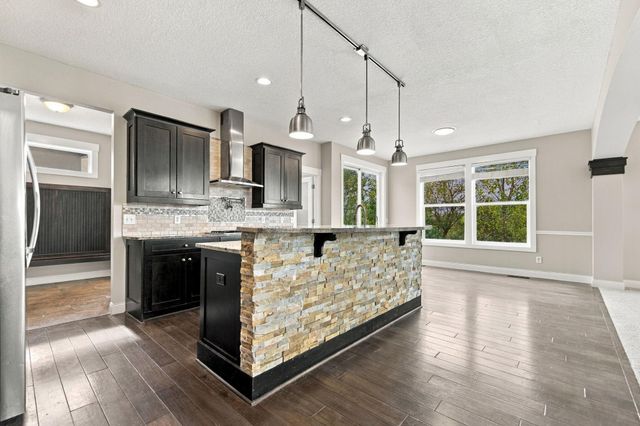 19317 Hilldale Avenue, Lakeville, MN 55044
