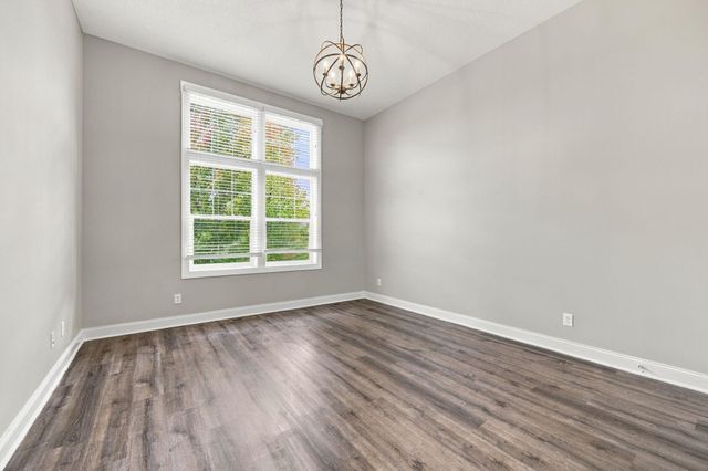 19317 Hilldale Avenue, Lakeville, MN 55044