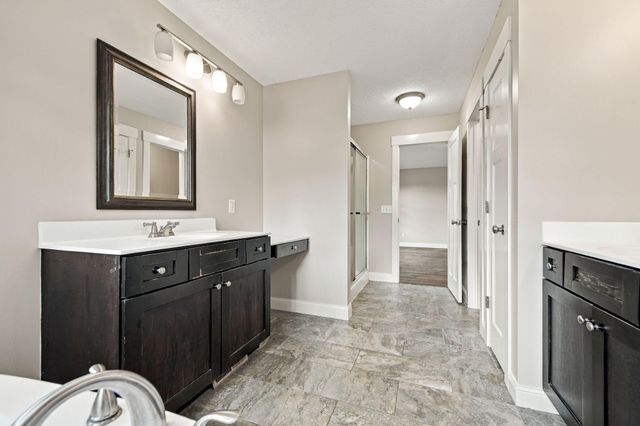 19317 Hilldale Avenue, Lakeville, MN 55044