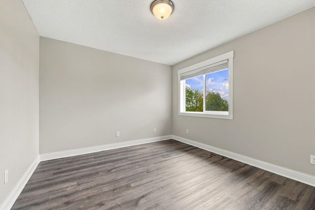 19317 Hilldale Avenue, Lakeville, MN 55044