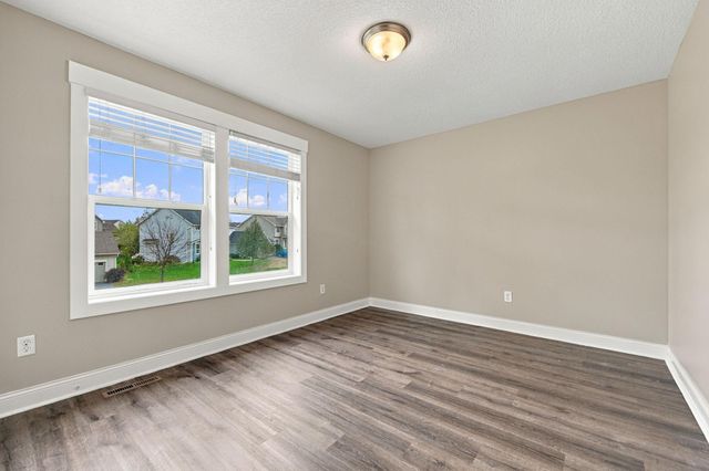 19317 Hilldale Avenue, Lakeville, MN 55044
