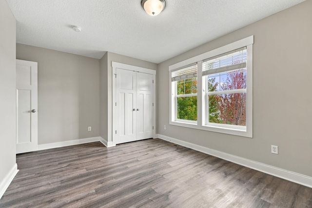 19317 Hilldale Avenue, Lakeville, MN 55044
