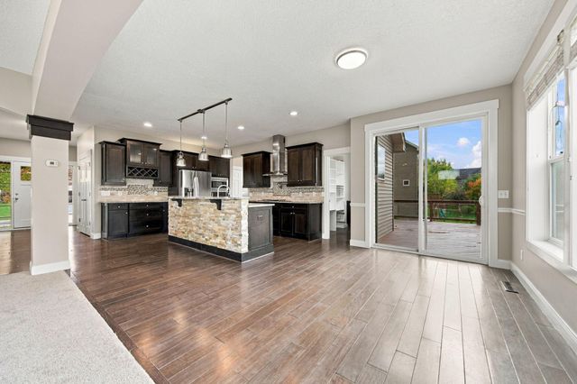19317 Hilldale Avenue, Lakeville, MN 55044
