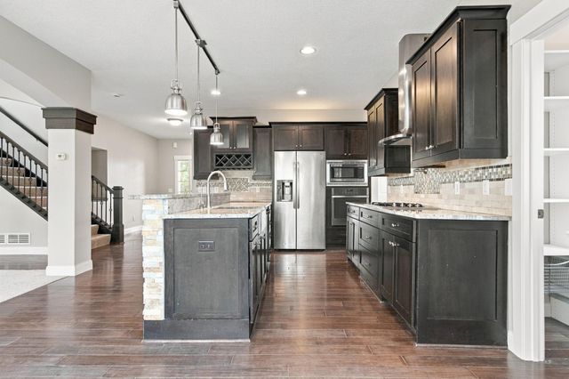 19317 Hilldale Avenue, Lakeville, MN 55044