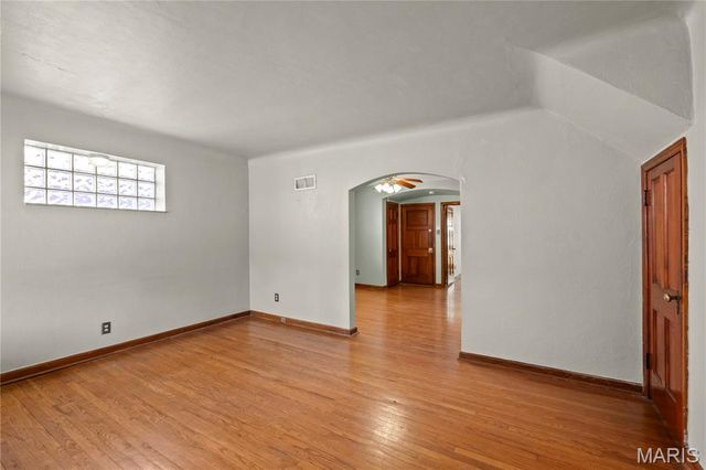 5477 Loughborough Avenue, St Louis, MO 63109