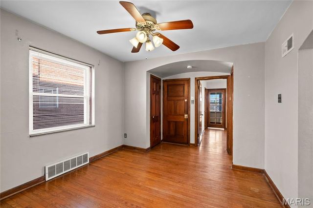 5477 Loughborough Avenue, St Louis, MO 63109