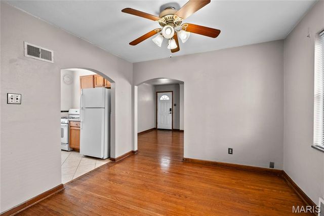 5477 Loughborough Avenue, St Louis, MO 63109