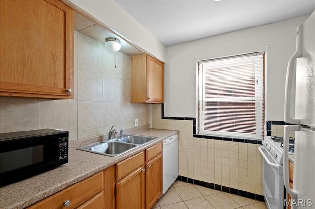 5477 Loughborough Avenue, St Louis, MO 63109