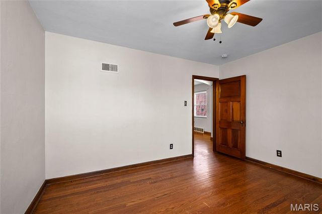 5477 Loughborough Avenue, St Louis, MO 63109