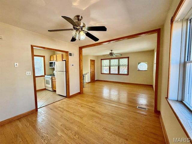 5477 Loughborough Avenue, St Louis, MO 63109