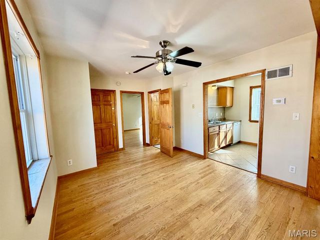 5477 Loughborough Avenue, St Louis, MO 63109